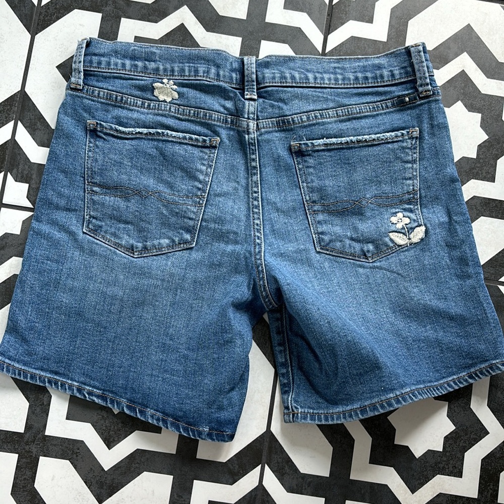 Lucky Brand “The Roll Up” jean shorts - Picture 2 of 3